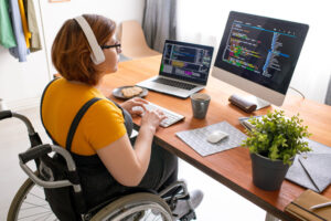 Raport Lewiatana: Praca zdalna i hybrydowa szansą dla osób z niepełnosprawnościami