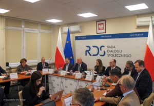 RDS o przyszłości prawa pracy i roli dialogu społecznego